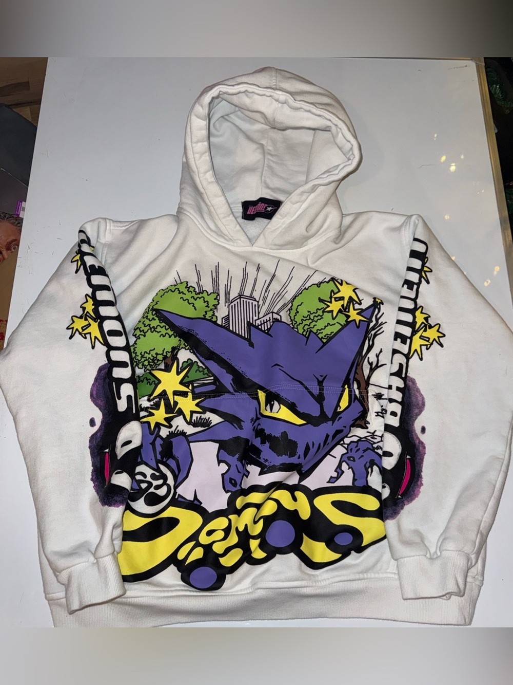 DEMONS BASEMENT Heavy HOODIE WHITE & Purple 2 POCKETS Large No String Tie Type